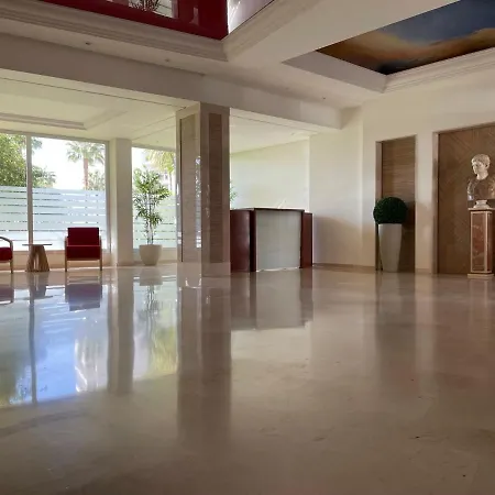 Edificio Caesar Imperator マルベーリャ